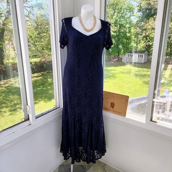 Joanna Hope Navy Blue Sheer Short Sleeve Lace Sweetheart Mermaid Maxi Dress - Picture 11 of 16